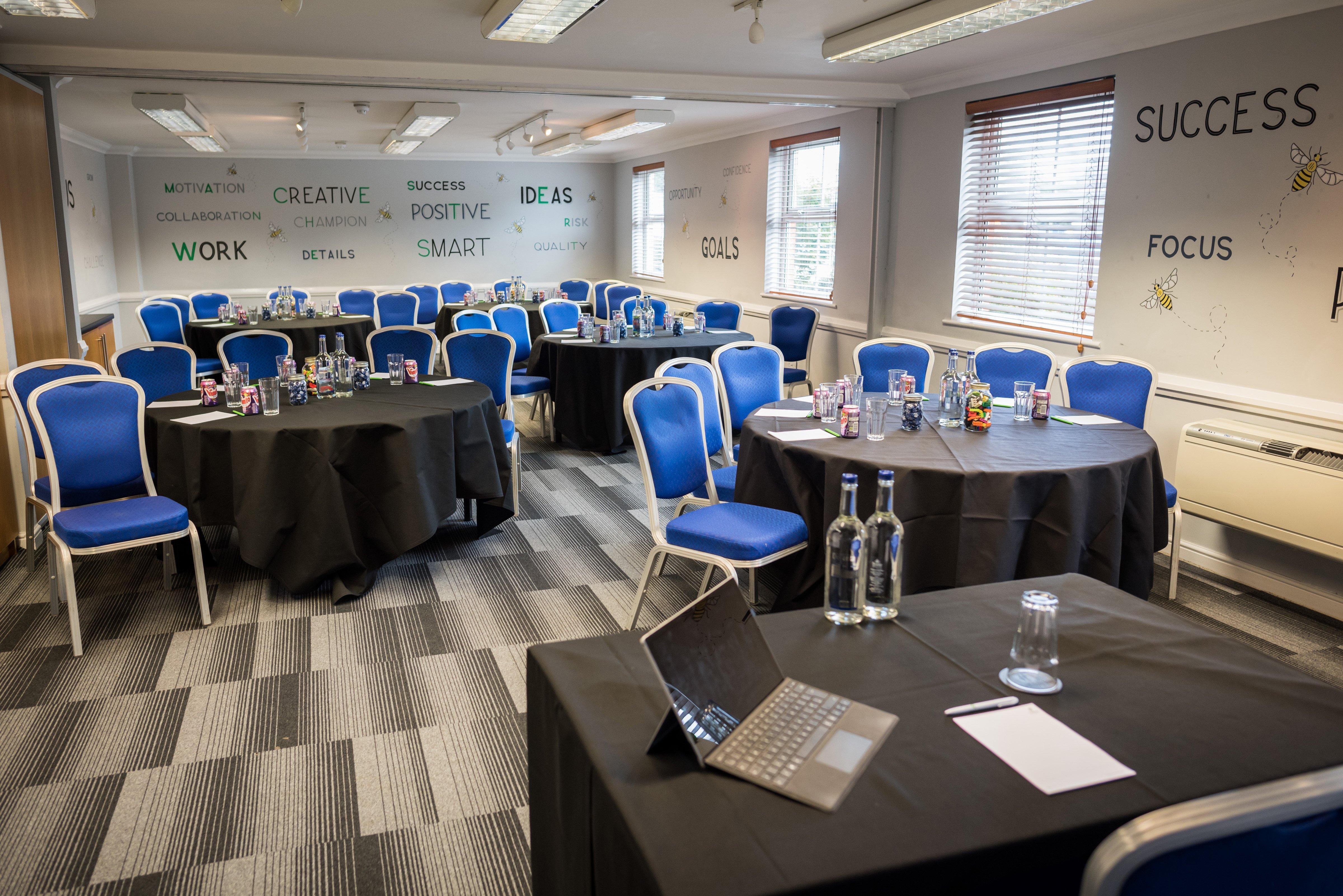 Holiday Inn Manchester West By Ihg Salford  Dış mekan fotoğraf