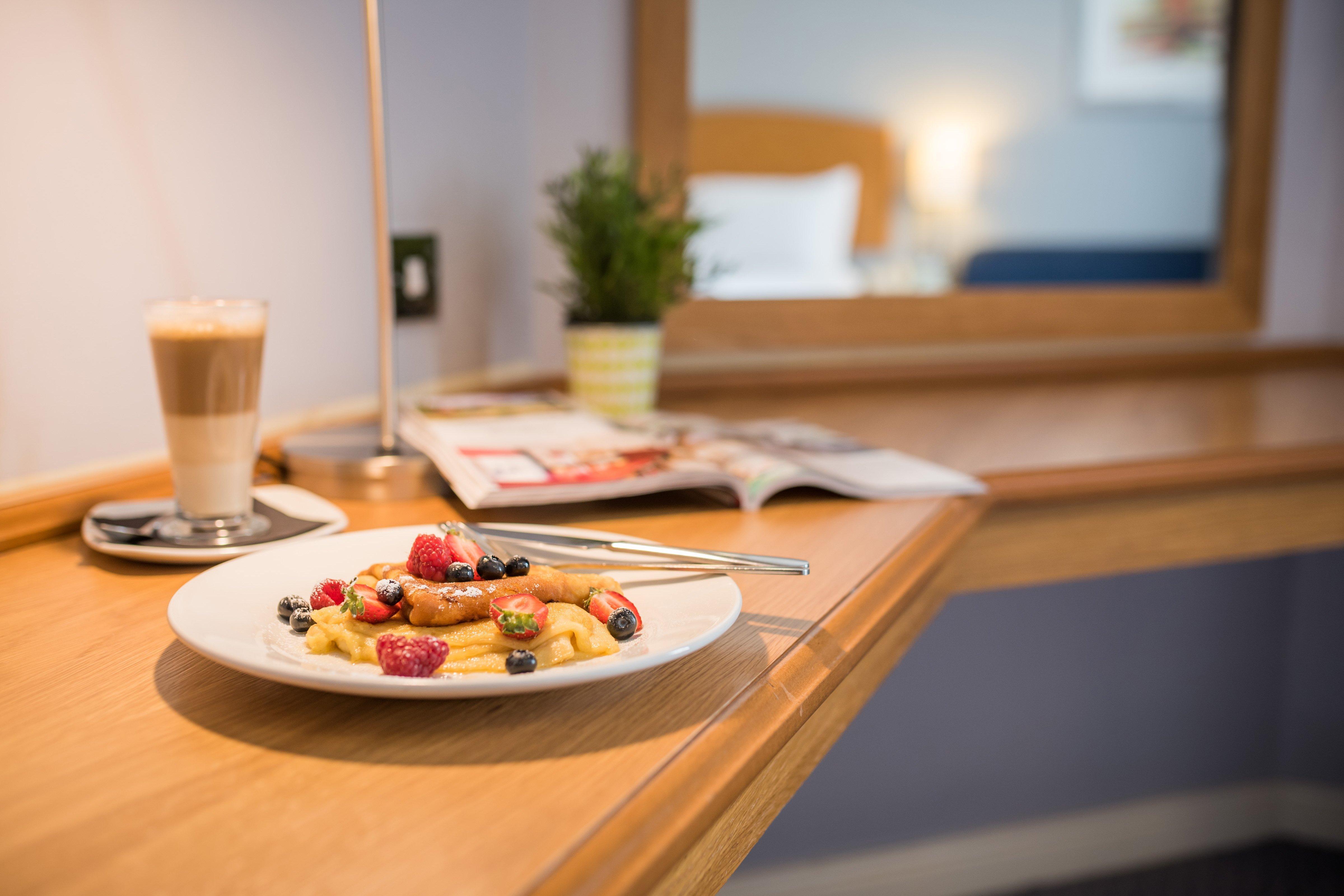 Holiday Inn Manchester West By Ihg Salford  Dış mekan fotoğraf